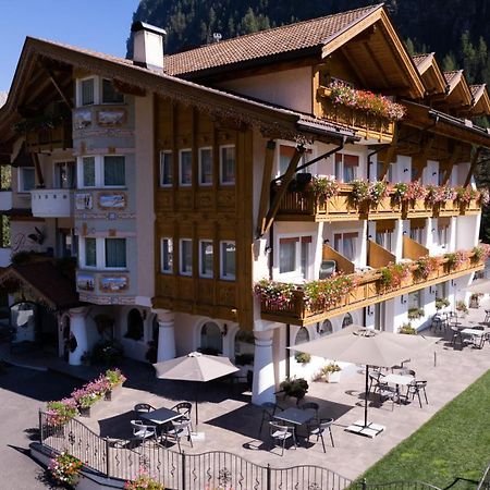 Alpenhotel Panorama Campitello di Fassa Exterior photo